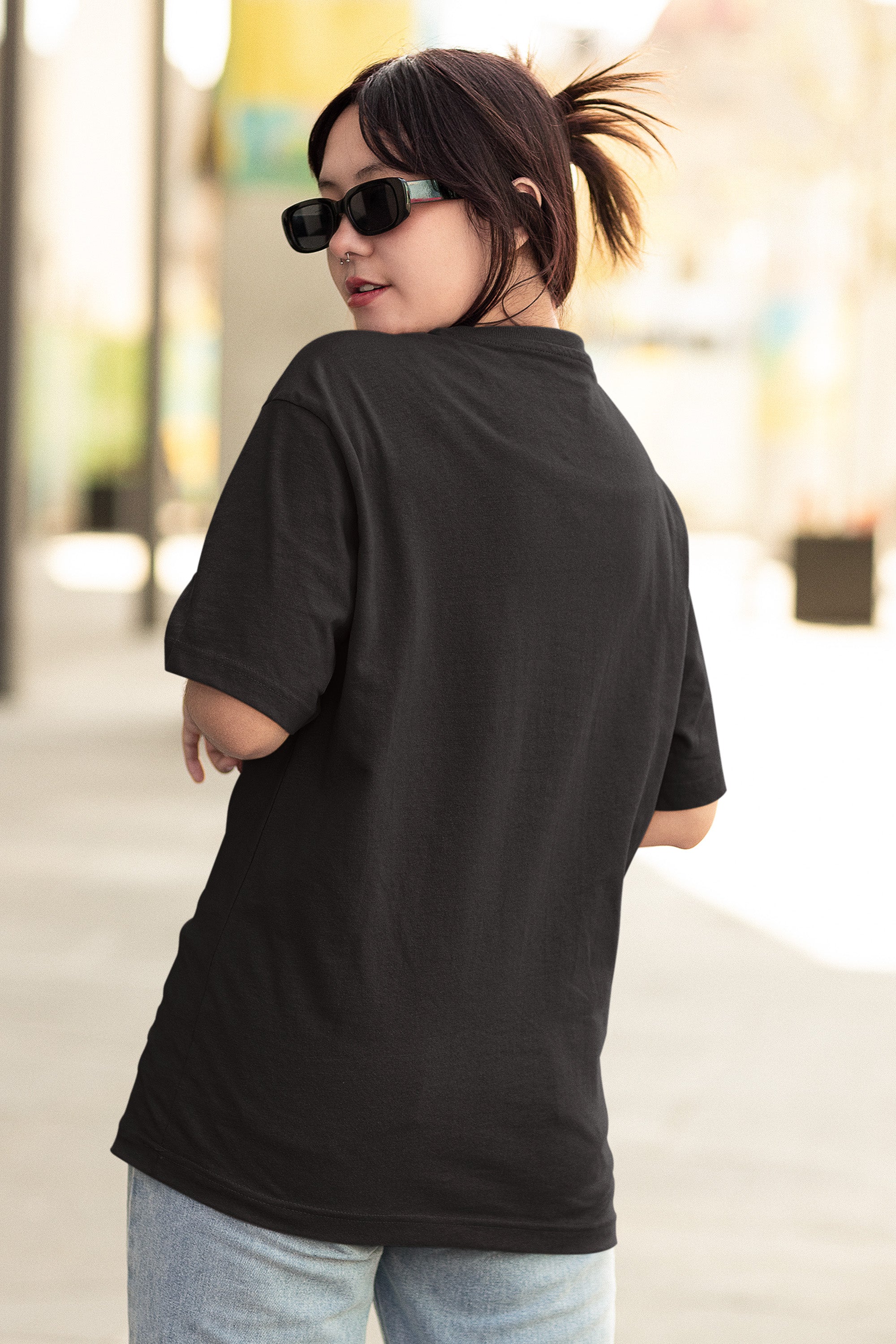 Buy Versace Jeans Couture Women Black V-Emblem Crop T-shirt Online - 917460  | The Collective